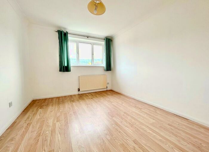 4 Bedroom Semi-Detached House To Rent In Muscroft Road, Prestbury, Cheltenham, GL52
