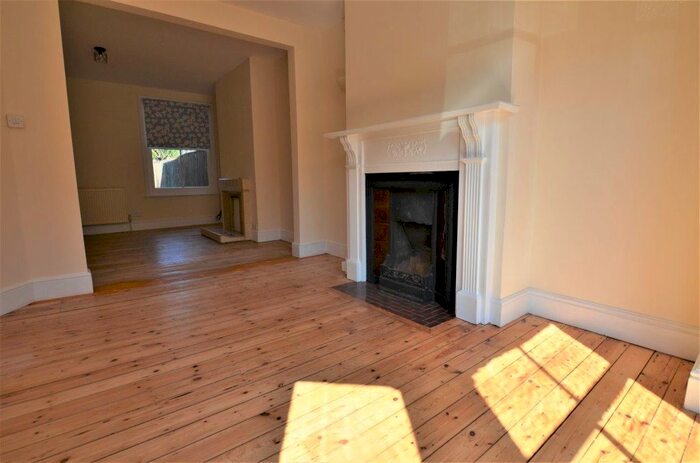 3 Bedroom Terraced House To Rent In Alexandra Road, Botley, OX2