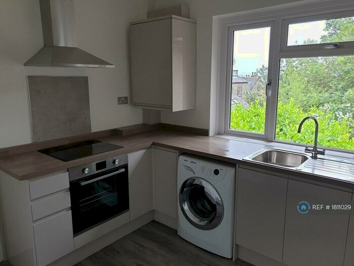 2 Bedroom Flat To Rent In Vernon Avenue, Huddersfield, HD1