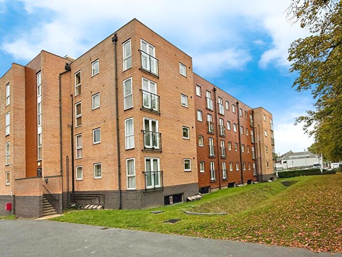 2 Bedroom Apartment For Sale In Pavilion Close, Leicester, Leicester, LE2