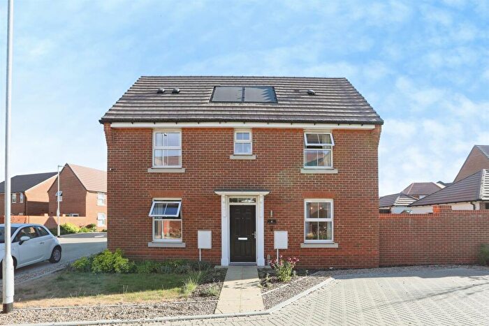 3 Bedroom Semi-Detached House For Sale In Laxtons Crescent, Borden, Sittingbourne, ME10