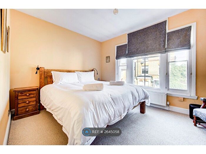 2 Bedroom Detached House To Rent In Combermere Road, London, SW9