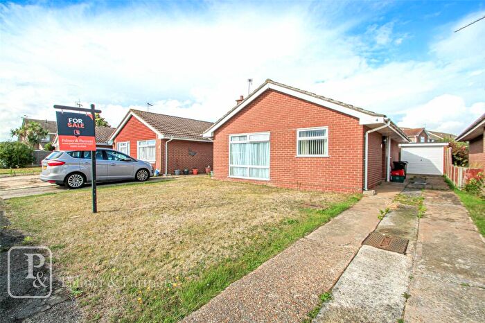 2 Bedroom Bungalow For Sale In Dupont Close, Clacton-on-Sea, Essex, CO16
