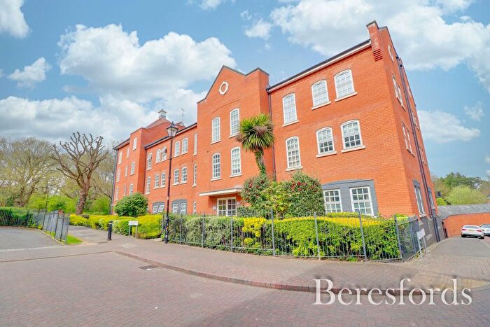 2 Bedroom Flat For Sale In Albany Gardens, Colchester, CO2