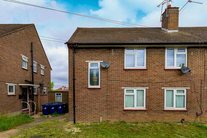 1 Bedroom Flat To Rent In Gifford Gardens, London, W7