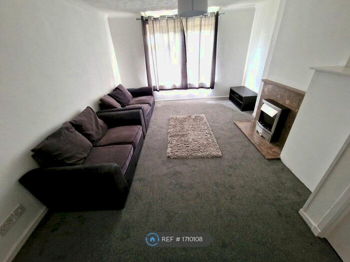 2 Bedroom Flat To Rent In Brunstane, Edinburgh, EH15