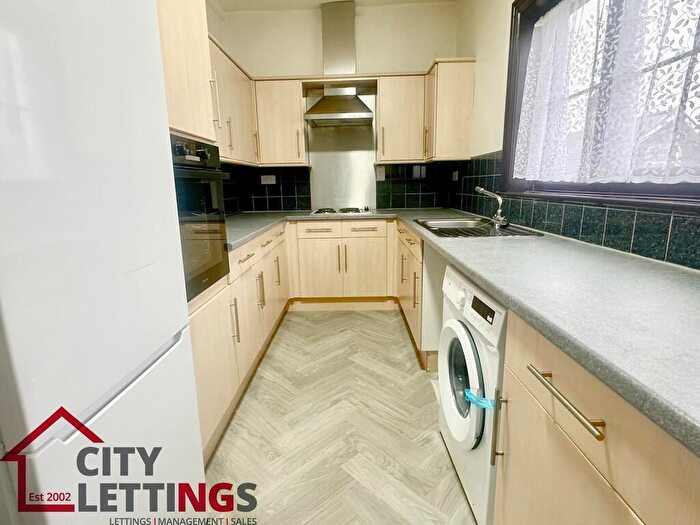 3 Bedroom Flat To Rent In Woodborough Road, Mapperley, NG3