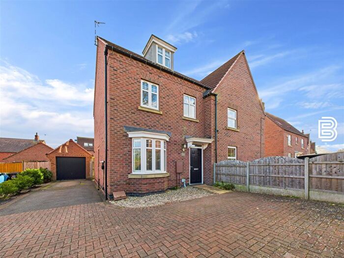 3 Bedroom Semi-Detached House For Sale In Bugle Close, Coton Park, Rugby, CV23