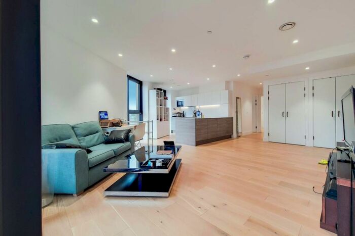 2 Bedroom Flat To Rent In Kingsland High Street, Dalston, London, E8