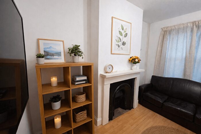 3 Bedroom Terraced House To Rent In Park Road, Lenton, Nottingham, NG7