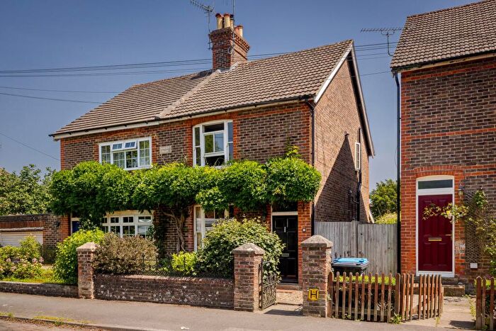 3 Bedroom Semi-Detached House For Sale In Saxbys Lane, Lingfield, RH7