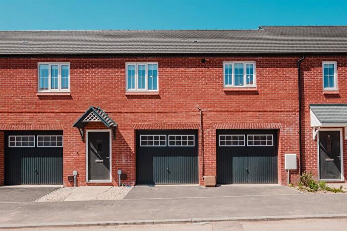 2 Bedroom Semi-Detached House To Rent In Fairham, Nottingham, NG11