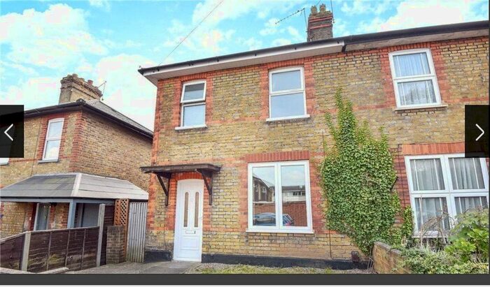 3 Bedroom Semi-Detached House To Rent In Fairview Road, Taplow, SL6