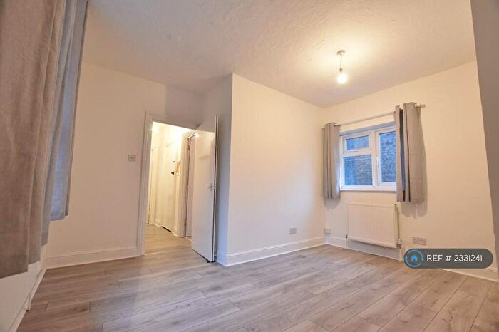 1 Bedroom Flat To Rent In Crescent Road, Luton, LU2