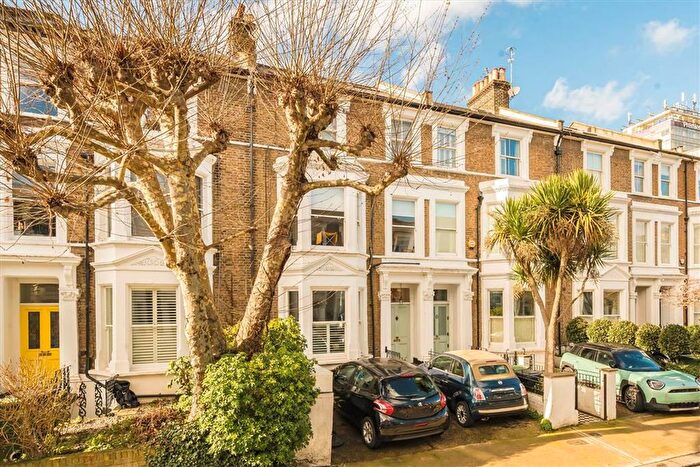 3 Bedroom Flat For Sale In Weltje Road, Hammersmith, W6