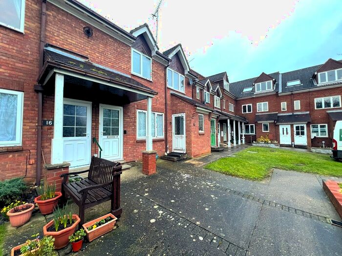 1 Bedroom Flat To Rent In Mascotte Gardens, Hornsea, HU18