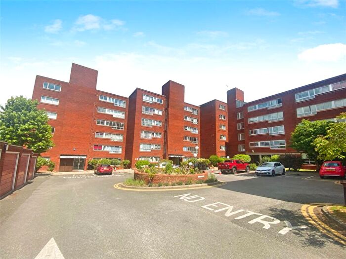 2 Bedroom Flat To Rent In Homefield Park, Sutton, SM1
