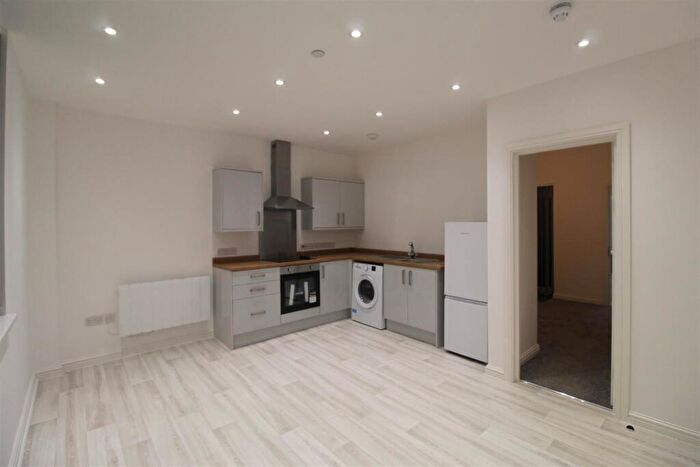 1 Bedroom Flat To Rent In Splott Road, Cardiff, CF24