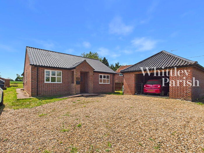 3 Bedroom Detached Bungalow For Sale In Harleston Road, Langmere, Diss, IP21