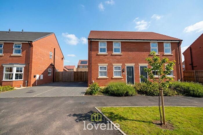 3 Bedroom Semi-Detached House For Sale In Allerton Way, Immingham, DN40