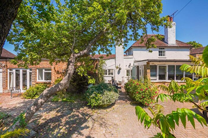 5 Bedroom Detached House For Sale In High Street, Farningham, DA4