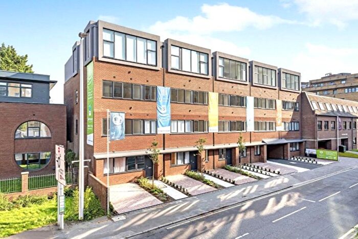 1 Bedroom Apartment To Rent In Woking, GU21