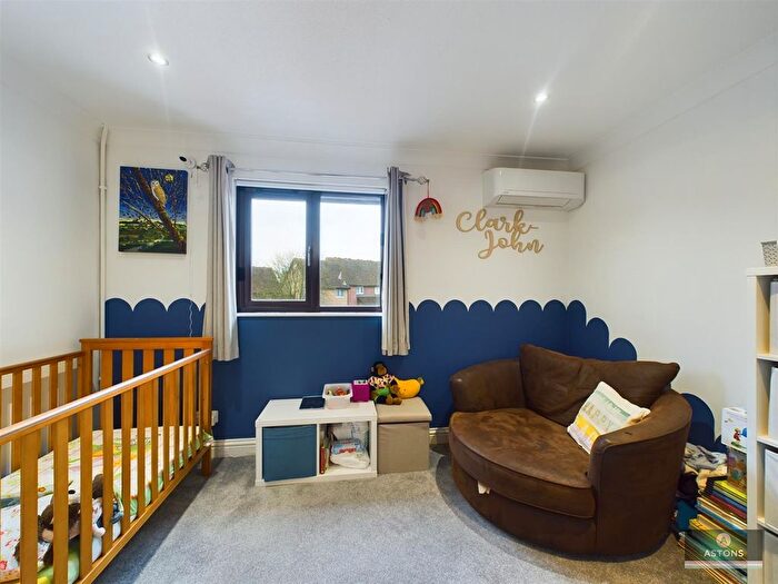 2 Bedroom Terraced House For Sale In Guinevere Road, Ifield, Crawley, RH11