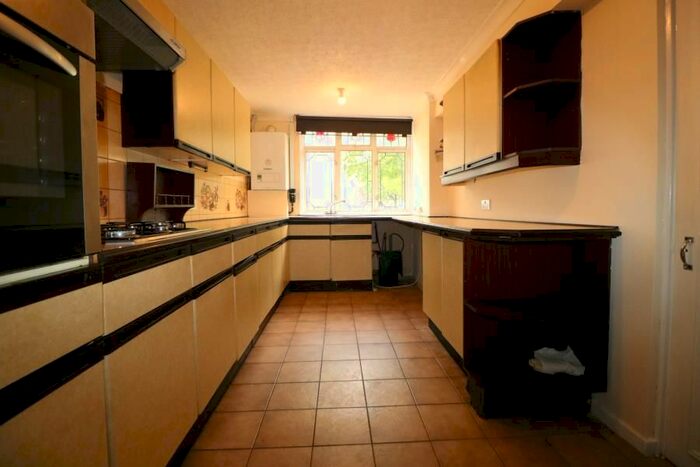 3 Bedroom Property To Rent In St. Mary's Road, Edmonton, N9