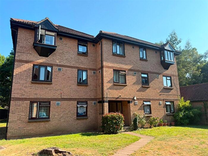 1 Bedroom Flat To Rent In Vicarage Way, Colnbrook, Slough, SL3