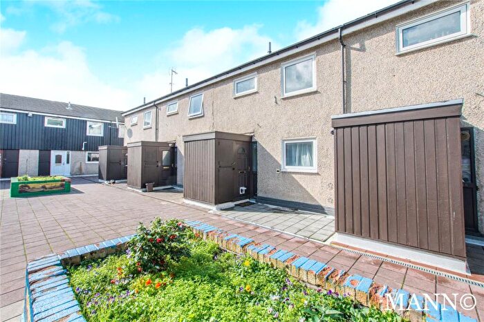 3 Bedroom Maisonette For Sale In Mallard Walk, Sidcup, DA14