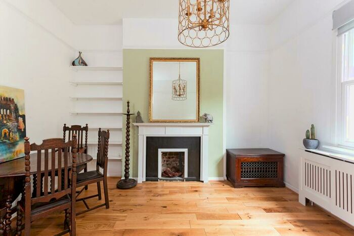 2 Bedroom Apartment To Rent In Ewell Road, Surbiton, KT6