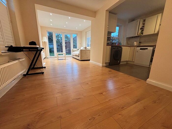 4 Bedroom House To Rent In Peregrine Way, Hatfield, AL10