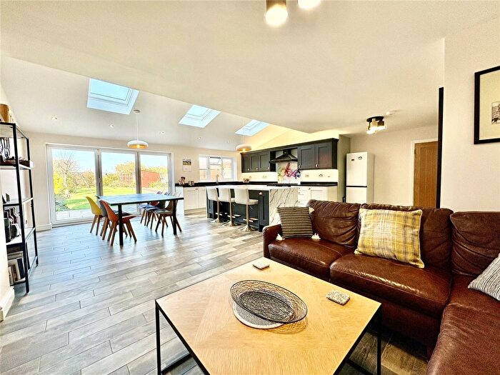 3 Bedroom Detached House For Sale In Heath End Road, Nuneaton, Warwickshire, CV10