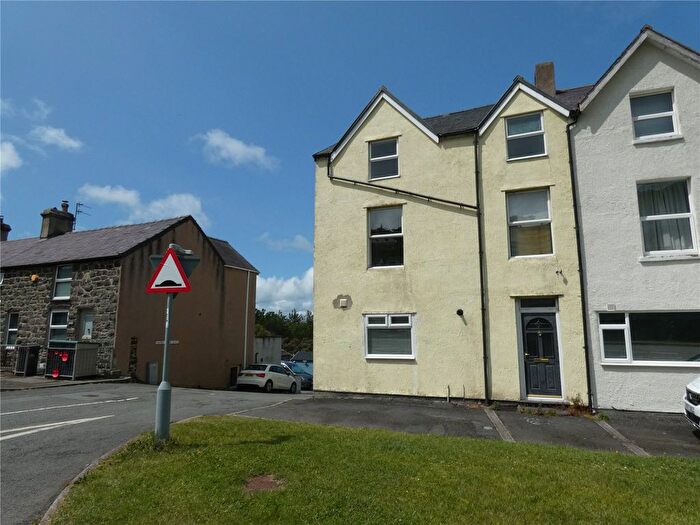 4 Bedroom Semi-Detached House For Sale In Penmaenmawr Road, Llanfairfechan, Conwy, LL33