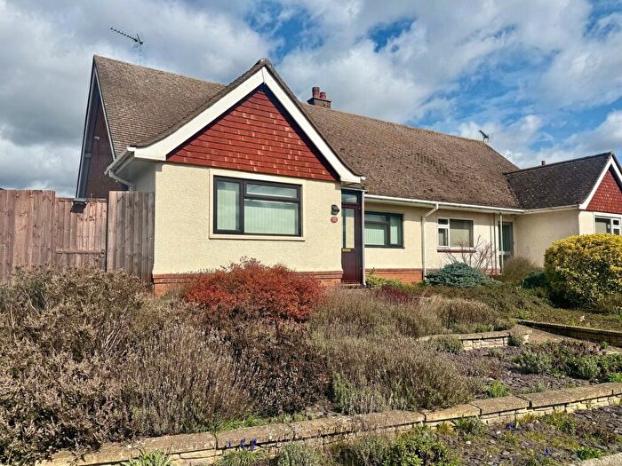 3 Bedroom Bungalow For Sale In Dorchester Road, Ipswich, IP3