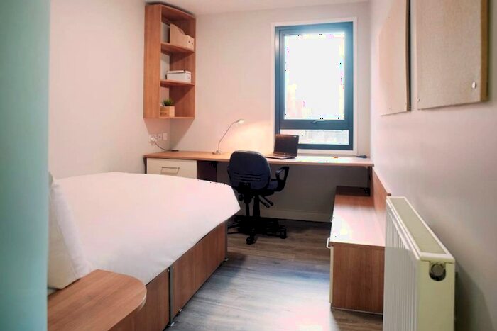 Studio To Rent In Holloway Road, London, N7