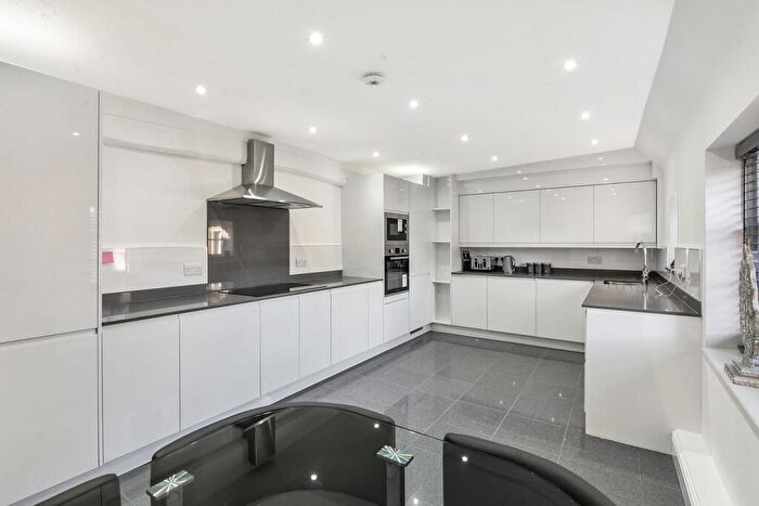 1 Bedroom Apartment To Rent In High Street, West Malling, ME19