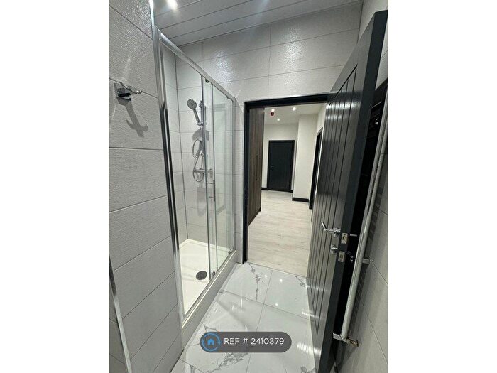 2 Bedroom Flat To Rent In Cliff Gardens, Scunthorpe, DN15