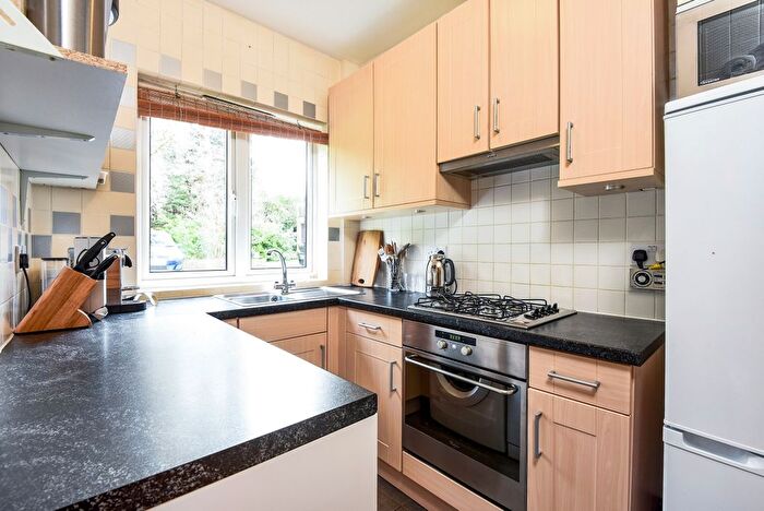 1 Bedroom Flat To Rent In Holden Road, North Finchley, London, N12