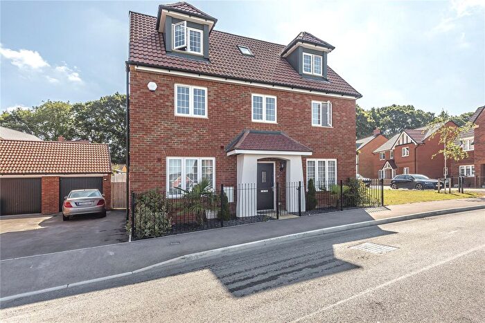 4 Bedroom Detached House To Rent In Savernake Way, Fair Oak, Hampshire, SO50