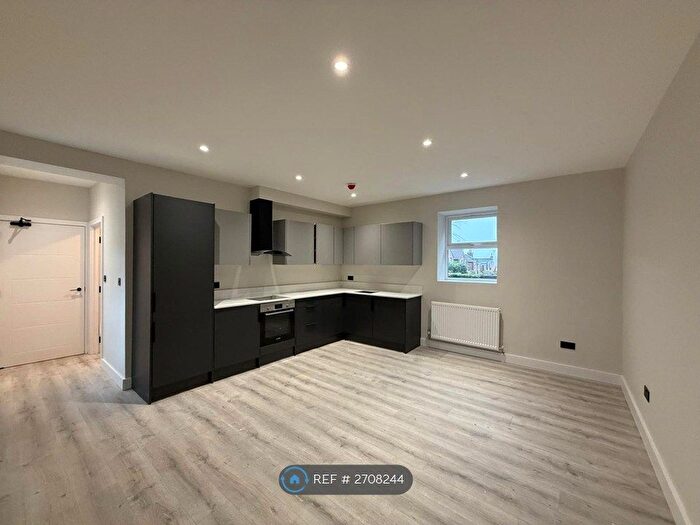 2 Bedroom Flat To Rent In London Road, Sevenoaks, TN13