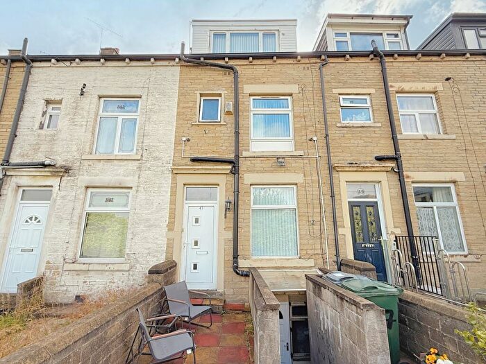 4 Bedroom Terraced House For Sale In Greaves Street, Little Horton, Bradford, BD5