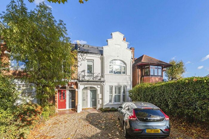3 Bedroom Flat For Sale In Bedford Hill, Balham, SW12