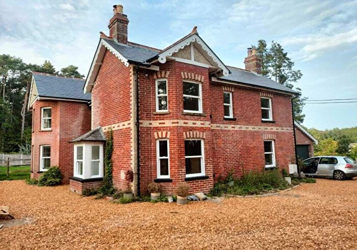 4 Bedroom Detached House For Sale In Daggons Road, Alderholt, SP6