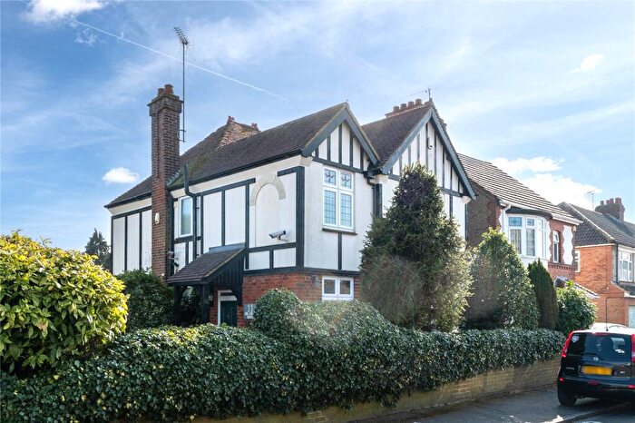 4 Bedroom Detached House For Sale In Venetia Road, Luton, Bedfordshire, LU2