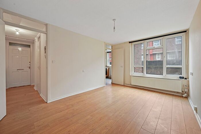 1 Bedroom Flat To Rent In Mowatt Close, Archway, N19