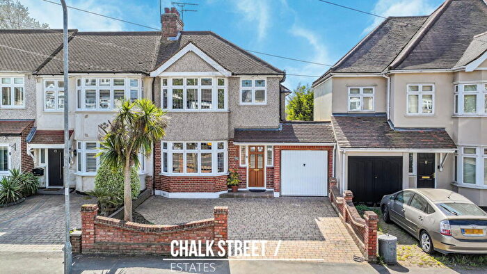 3 Bedroom End Of Terrace House For Sale In Cecil Avenue, Hornchurch, RM11