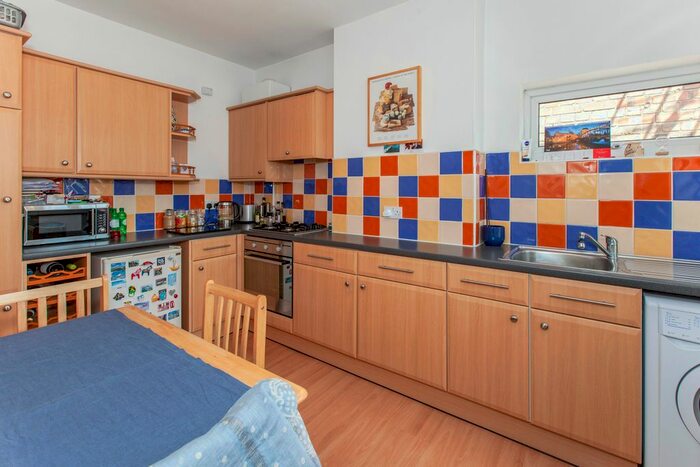 1 Bedroom Maisonette To Rent In Crown Street, Egham, TW20