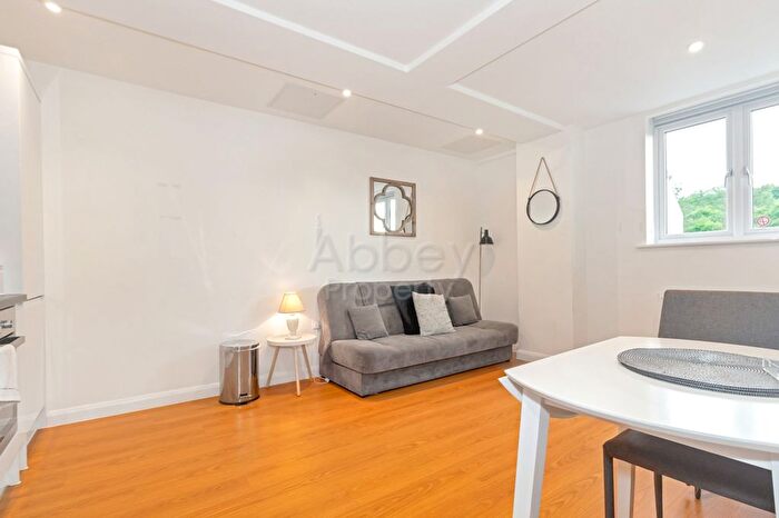 1 Bedroom Flat To Rent In Napier Road, Luton, LU1
