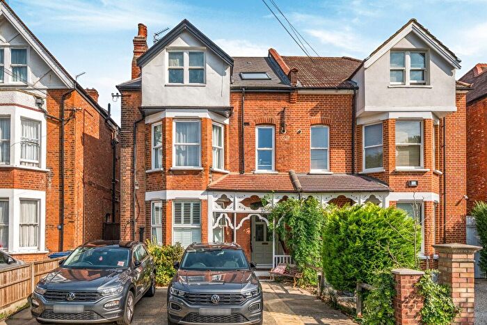 1 Bedroom Flat For Sale In Buxton Gardens, Acton, London, W3